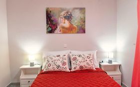 Lazaros Home 1